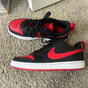 Nike boys Sneakers size 4